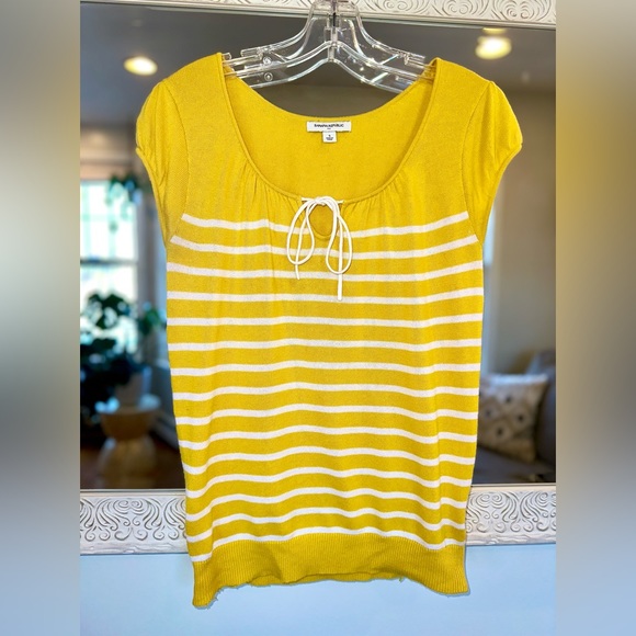 Banana Republic 100% Cotton Yellow & White Short Sleeve Tie Front Sweater Top S - Picture 2 of 3